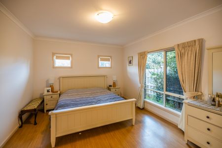 2/28 Golflinks Avenue, Oakleigh VIC 3166 - House For Rent | Domain - Photo 3