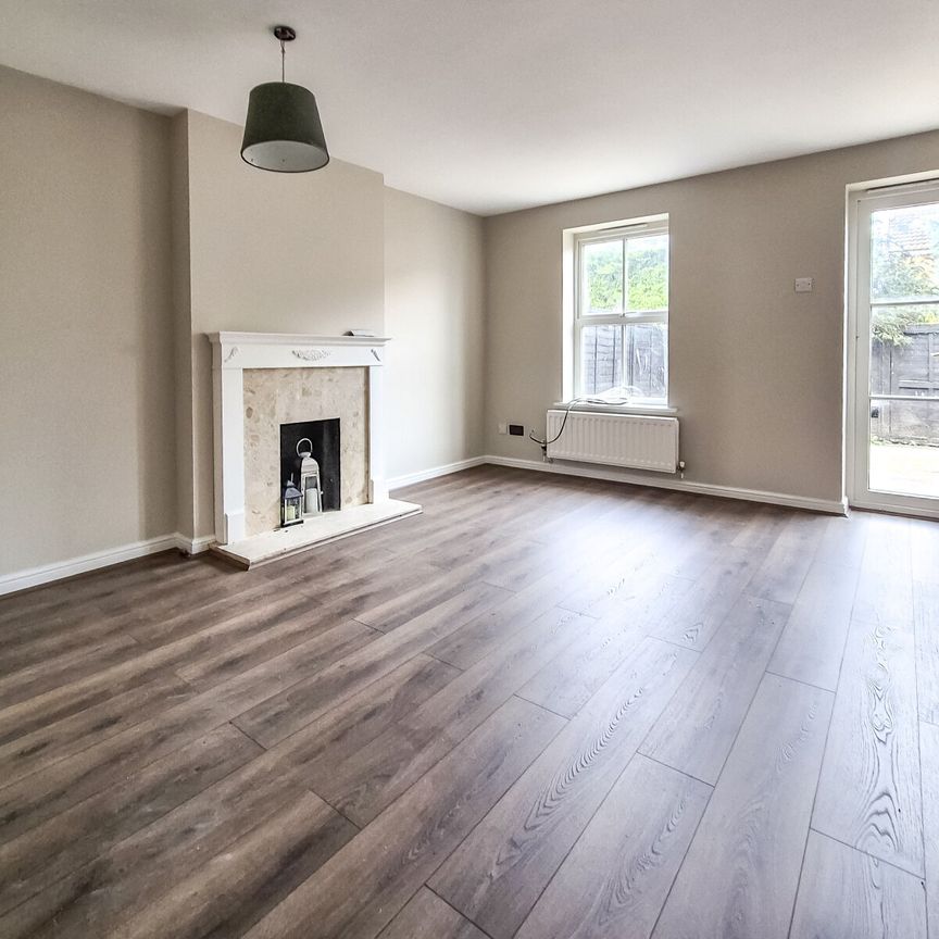 Doulton Close, CM17, Harlow - Photo 1