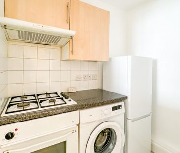 1 bedroom Flat To Let - Photo 4
