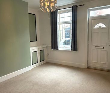 2 bedroom semi-detached house to rent - Photo 6