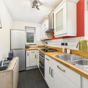 Elford Close, Reading Elford Close, Reading - Photo 3