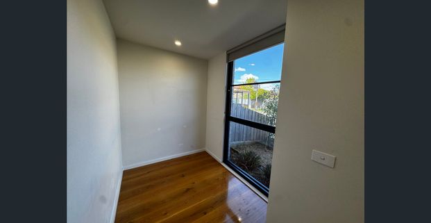 98 Queen Street, Reservoir, VIC 3073 - Photo 1