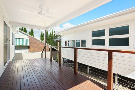 2/6 Messines Crescent, Miami QLD 4220 - House For Rent - $850 | Domain - Photo 2