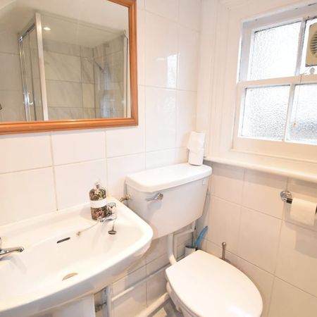 Room in a Shared Flat, Madeley Road, W5 - Photo 4