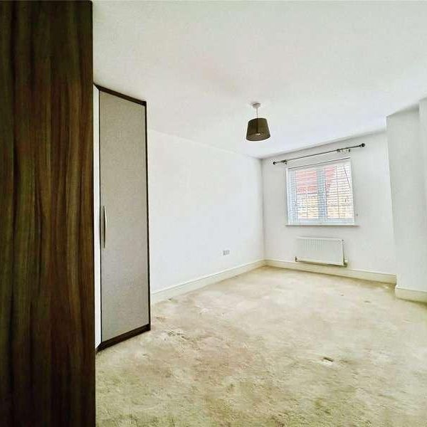 Collins Drive, Earley, Reading, RG6 - Photo 1