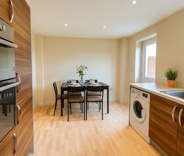 5 Bed Terraced House, Wordsworth Road, BS7 - Photo 2