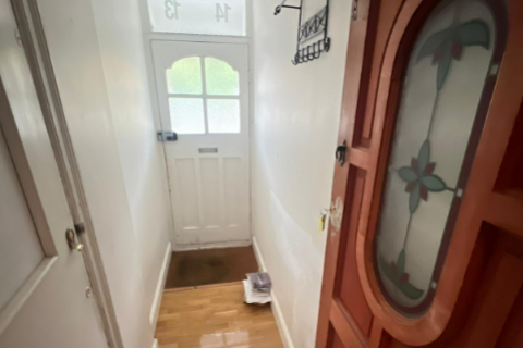 Crown Terrace Cricklewood Lane NW2 - Photo 1