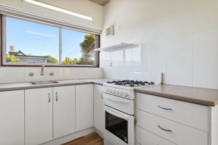 Secure two bedroom unit - Photo 5