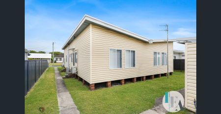 Location Location - Photo 4