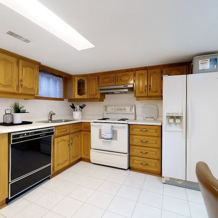 For Lease - 189 Beatrice Street Unit# Main, Toronto, Ontario - Photo 2