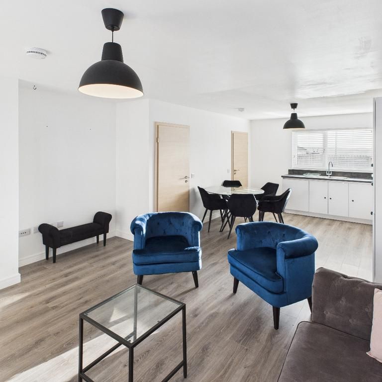 3 bedroom semi-detached house to rent - Photo 1