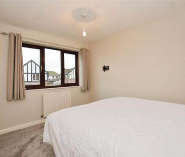 2 bedroom semi-detached house to rent - Photo 5