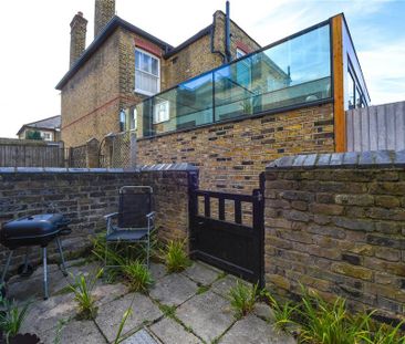 3 bedroom terraced house to rent - Photo 5