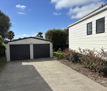 Modern three bedroom home in Springvale - Photo 6