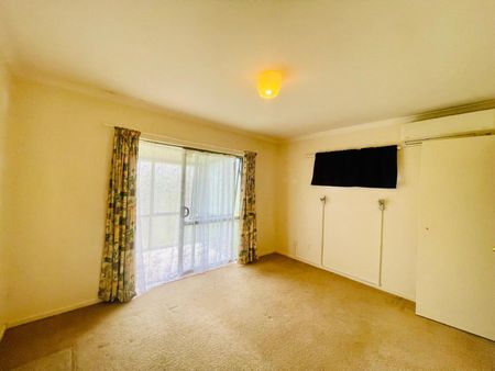 GLEN EDEN, 3 BEDROOM - Photo 5