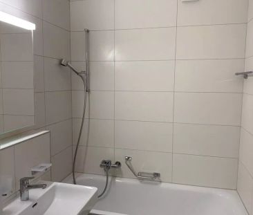 Logement de 2.5 pcs complètement rénové à louer pour le 01.03.2026 - Photo 4