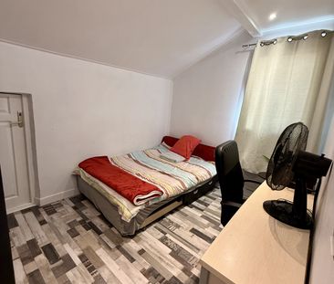 Location Maison 5 pièces 112m² ST PIERRE EN FAUCIGNY 74800 - Photo 3