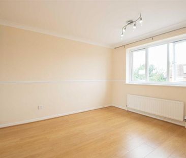 3 bedroom detached house to rent - Photo 4