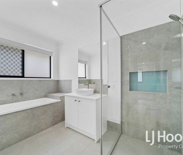 Brand New Family Home - 2 x Living Zones - Great Yard Space - Photo 1