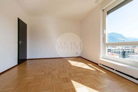 SPACIOUS 5-ROOM APARTMENT WITH AIR CONDITIONING AND BEAUTIFUL VIEW - Photo 2