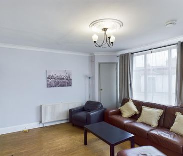 4 bedroom house to rent - Photo 1