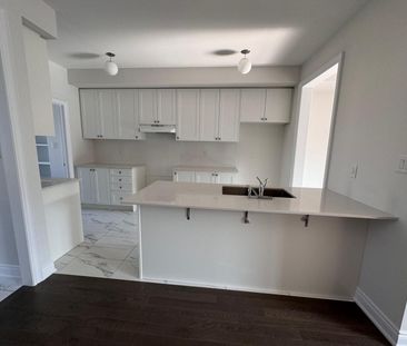 For Lease - 121 Tennant Circle, Vaughan, Ontario - Photo 6
