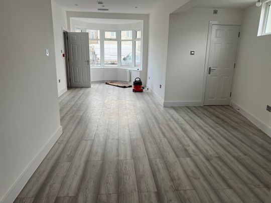 3 Bed Terraced House, Redbridge Lane East, IG4 - Photo 1