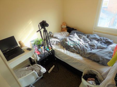 5 bedroom detached house to rent - Photo 2