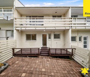 Sunny Retreat in a Peaceful New Lynn Cul-de-Sac - Photo 6