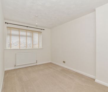 4 bedroom detached house to rent - Photo 1