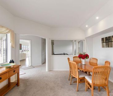 Beautiful family home! - Photo 2