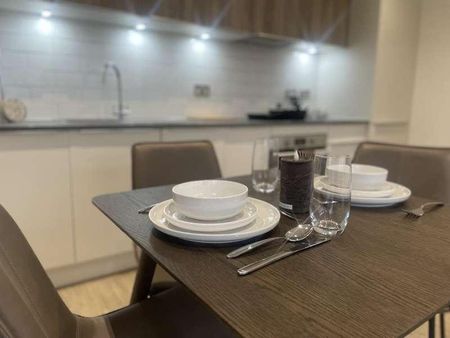 Viewpoint House, Staines-upon-thames, TW18 - Photo 2