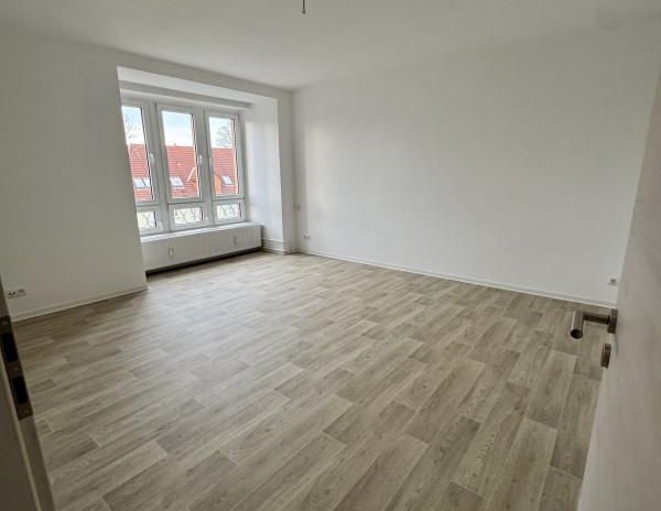 Super helle und neu sanierte Wohnung in zentraler Lage zu vermieten - Foto 1