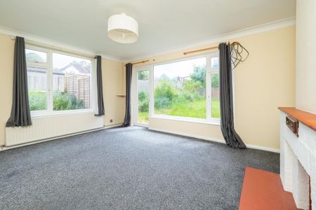 3 bedroom detached house to rent - Photo 2