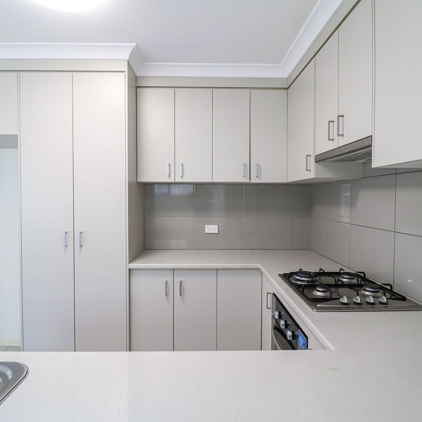 MODERN 3 BED 2 BATH HOME - Photo 1