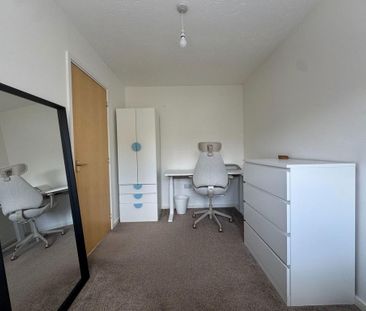2 bedroom end of terrace house to rent - Photo 4