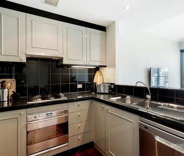 HIGH LEVEL HIGHGATE APARTMENT | Unfurnished - Photo 5