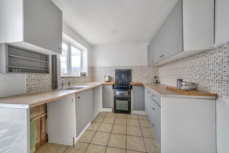 47, Caernarvon Road, Chichester - Photo 4