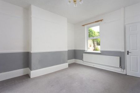 2 bedroom terraced house to rent - Photo 3