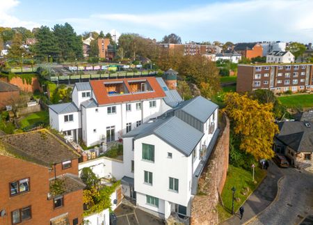 4 bedroom unique three storey town house to rent - Photo 5