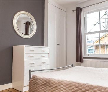 5 bedroom semi-detached house to rent - Photo 2