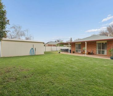 Three Bedroom House - Photo 5