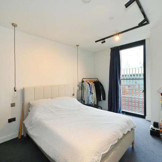 Crown Place, EC2A - Photo 1