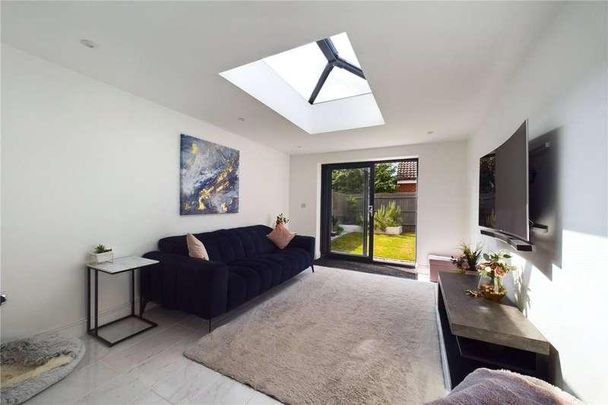 Albert Close, Spencers Wood, Reading, Berkshire, RG7 - Photo 1