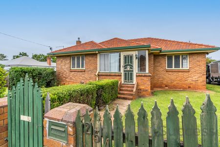 254 North Street, Rockville QLD 4350 - House For Rent | Domain - Photo 2