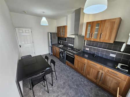 Hanbury Road, Clifton - Photo 3