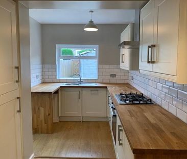 3 bedroom semi-detached house to rent - Photo 6