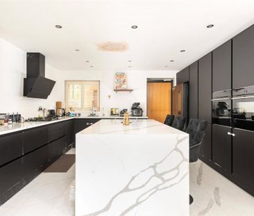 5 bedroom detached house to rent - Photo 1