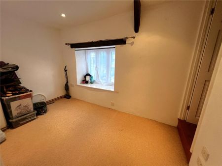 2 bedroom end of terrace house to rent - Photo 2