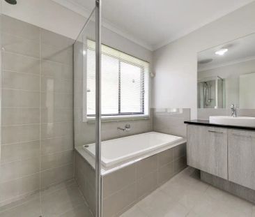 “Family Entertainer in an Perfect Location” - Photo 2